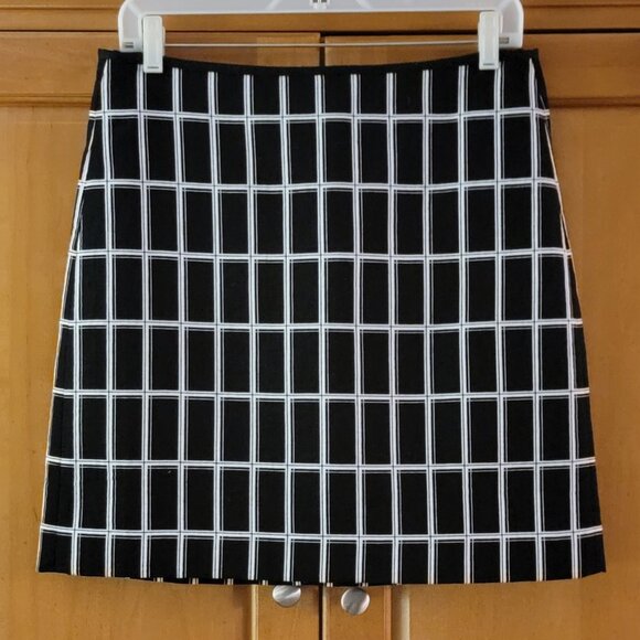 LOFT Dresses & Skirts - LOFT Outlet Black & White Lined Windowpane A-Line Skirt - 6